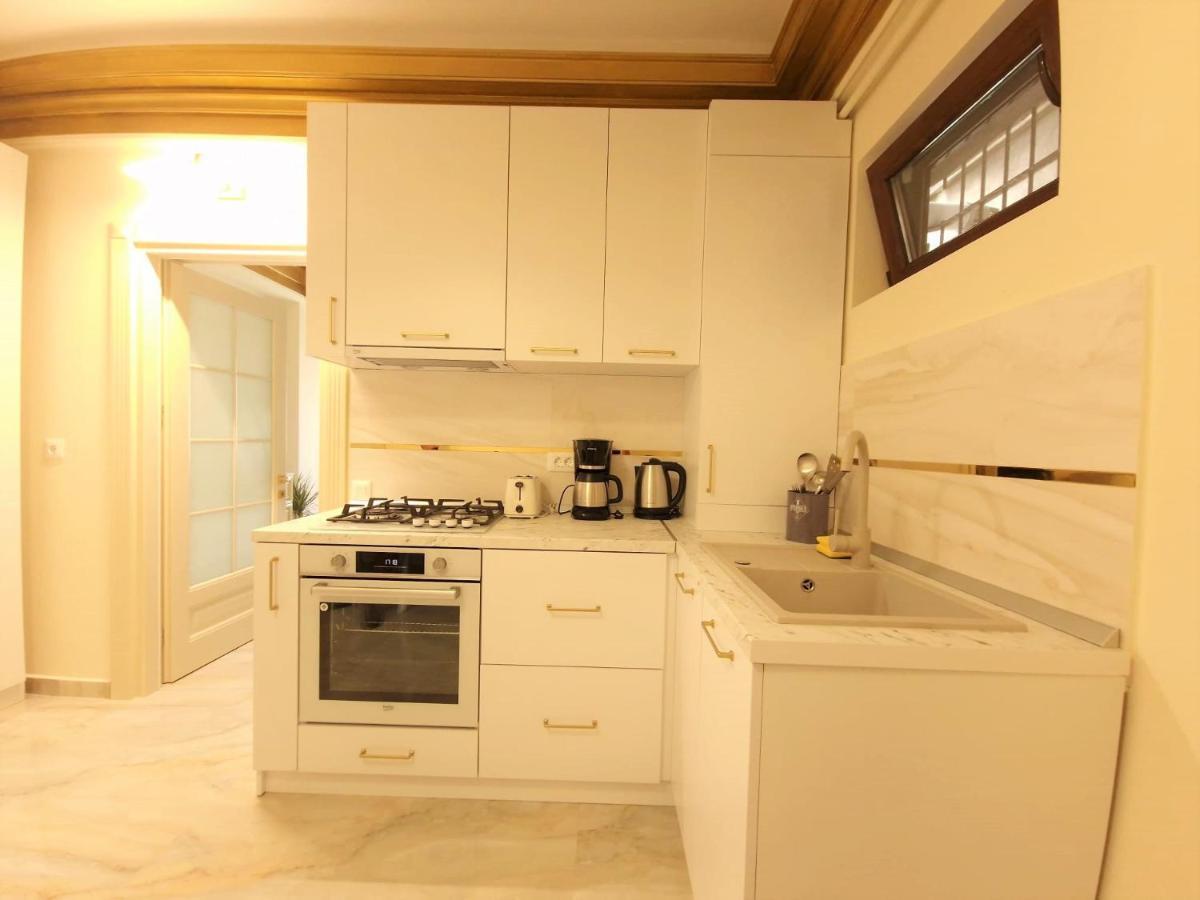 Laroka House Luxury Apartment City Center Universitate Bucharest Exterior photo